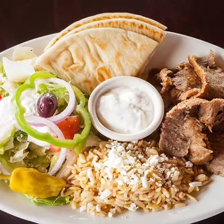 Delicious Gyro Platter: A Mediterranean Delight