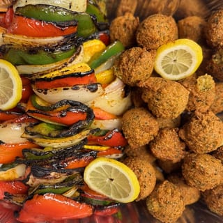 Falafels & vegetable 4-5 person